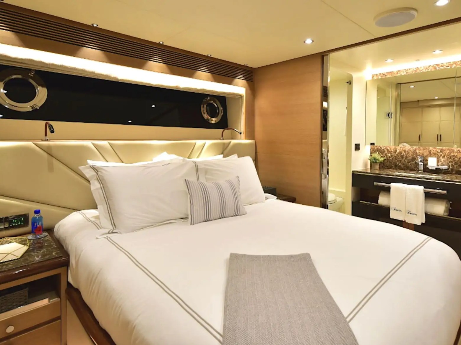 110' Horizon - Yacht Rental in Fort Lauderdale, Florida