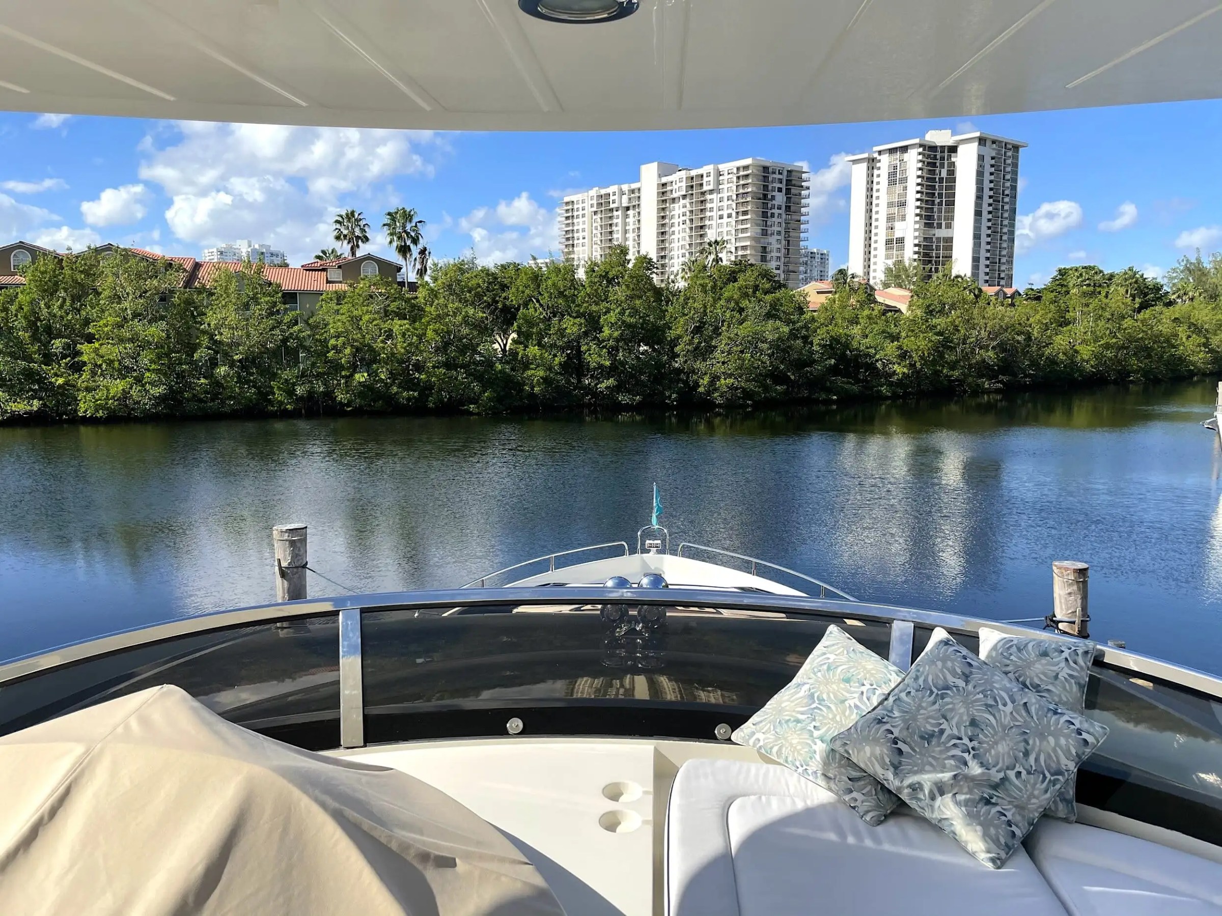 90' SunSeeker - Yacht Rental in Miami Beach, Florida