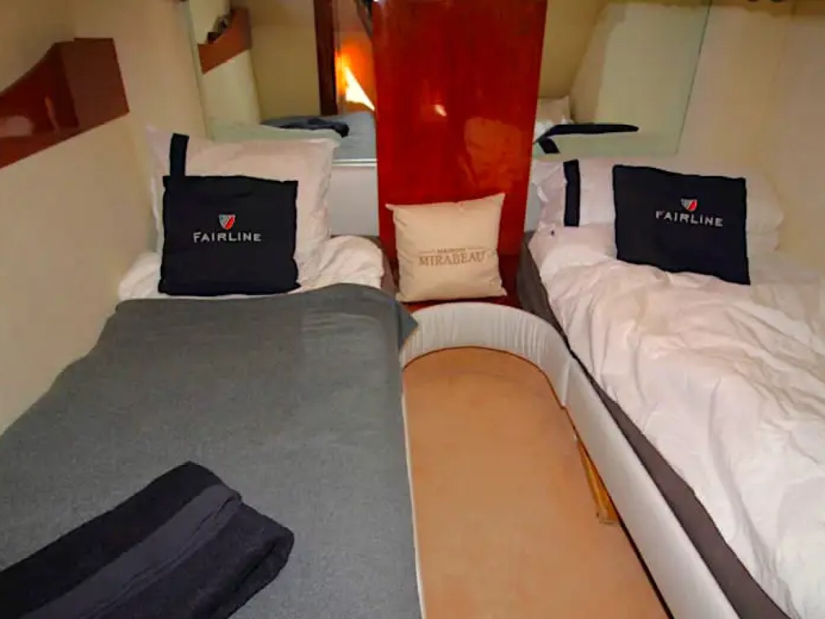 52' Fairline - Yacht Rental in Riviera Beach, Florida