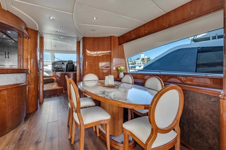 90' Azimut - Yacht Rental in Miami Beach, Florida