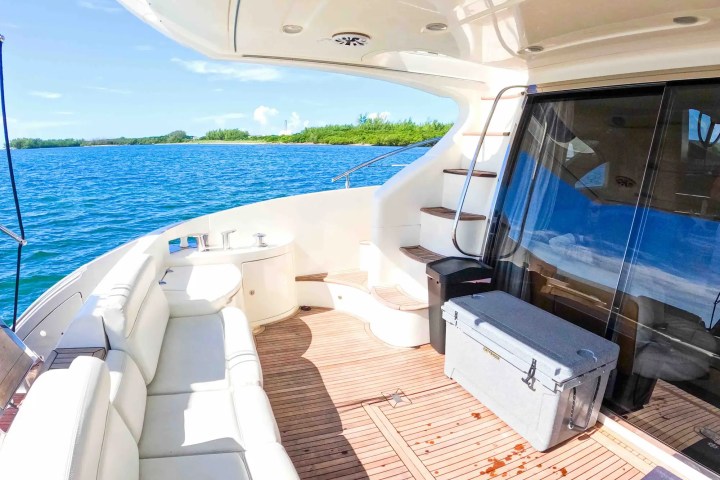 57' Azimut - Yacht Rental in Miami Beach, Florida