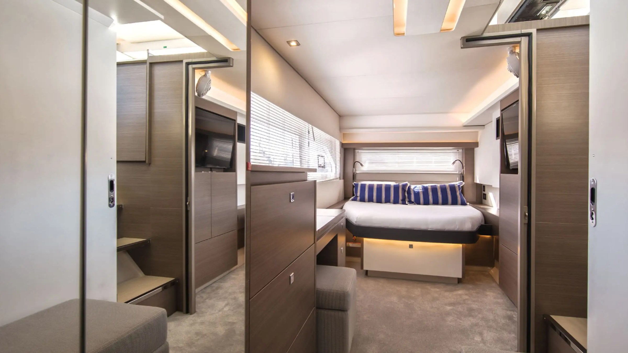 53' Leopard - Yacht Rental in Delray Beach, Florida