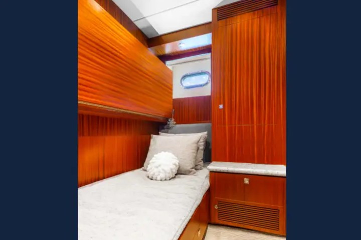 85' Horizon - Yacht Rental in Palm Beach, Florida