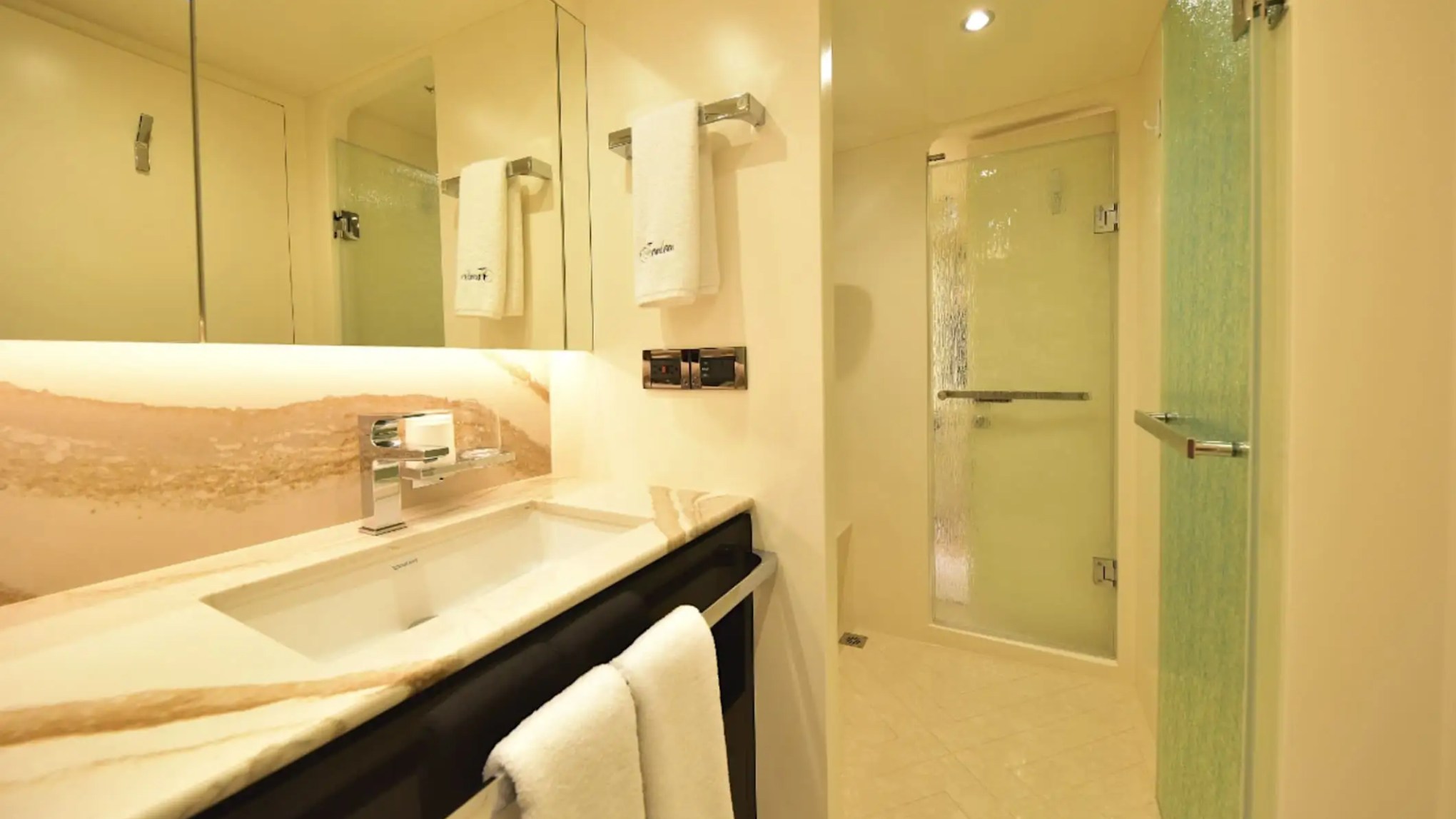 110' Horizon - Yacht Rental in Fort Lauderdale, Florida