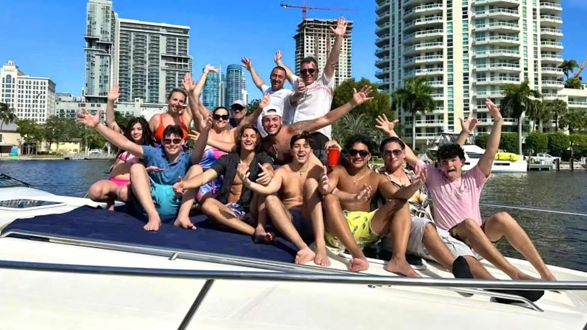 52' SeaRay - Yacht Rental in Fort Lauderdale, Florida