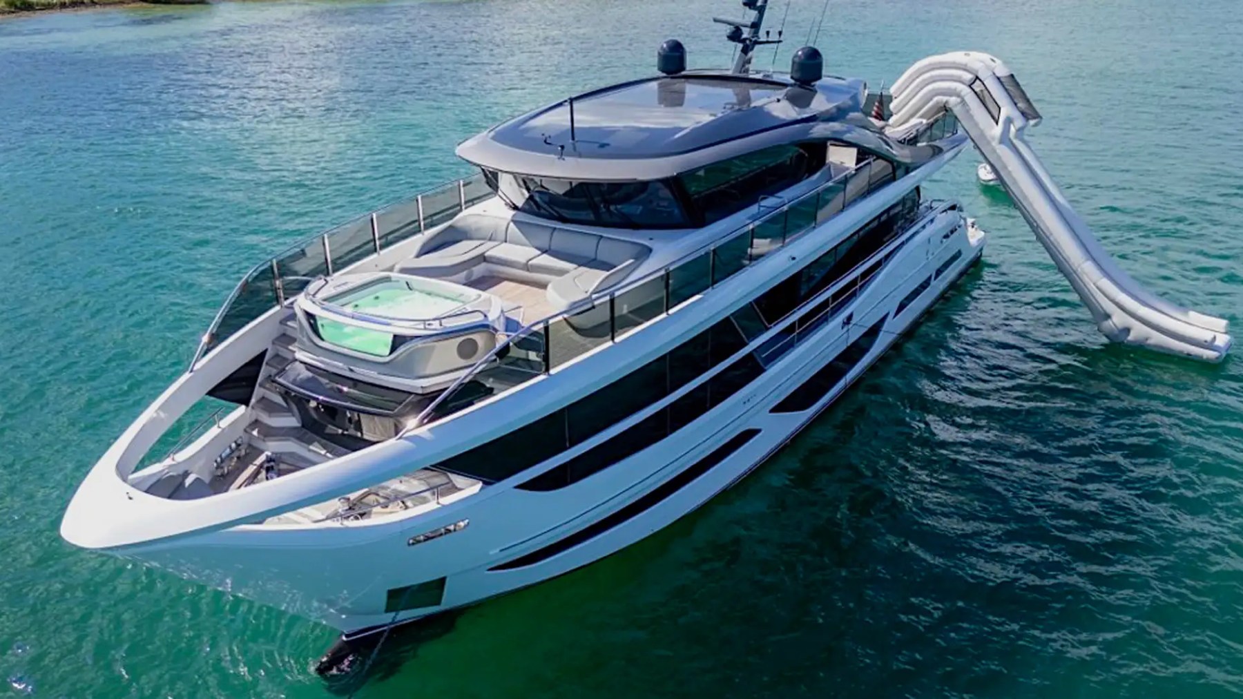 Top-down bow drone of 100′ Princess Miami