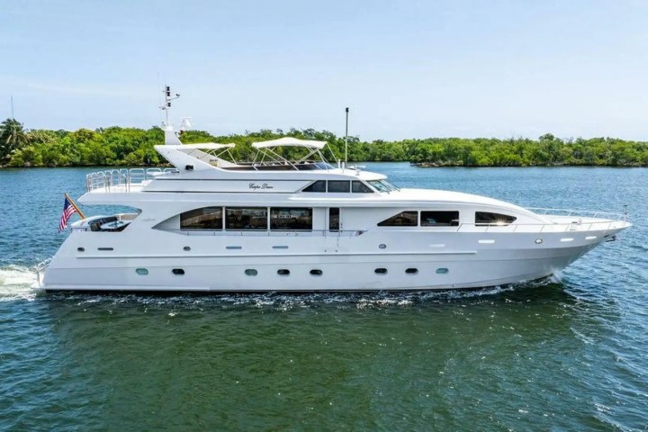 95' Intermarine - Yacht Rental in Fort Lauderdale, Florida
