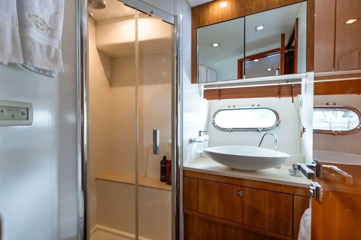 64' SunSeeker - Yacht Rental in Jupiter, Florida