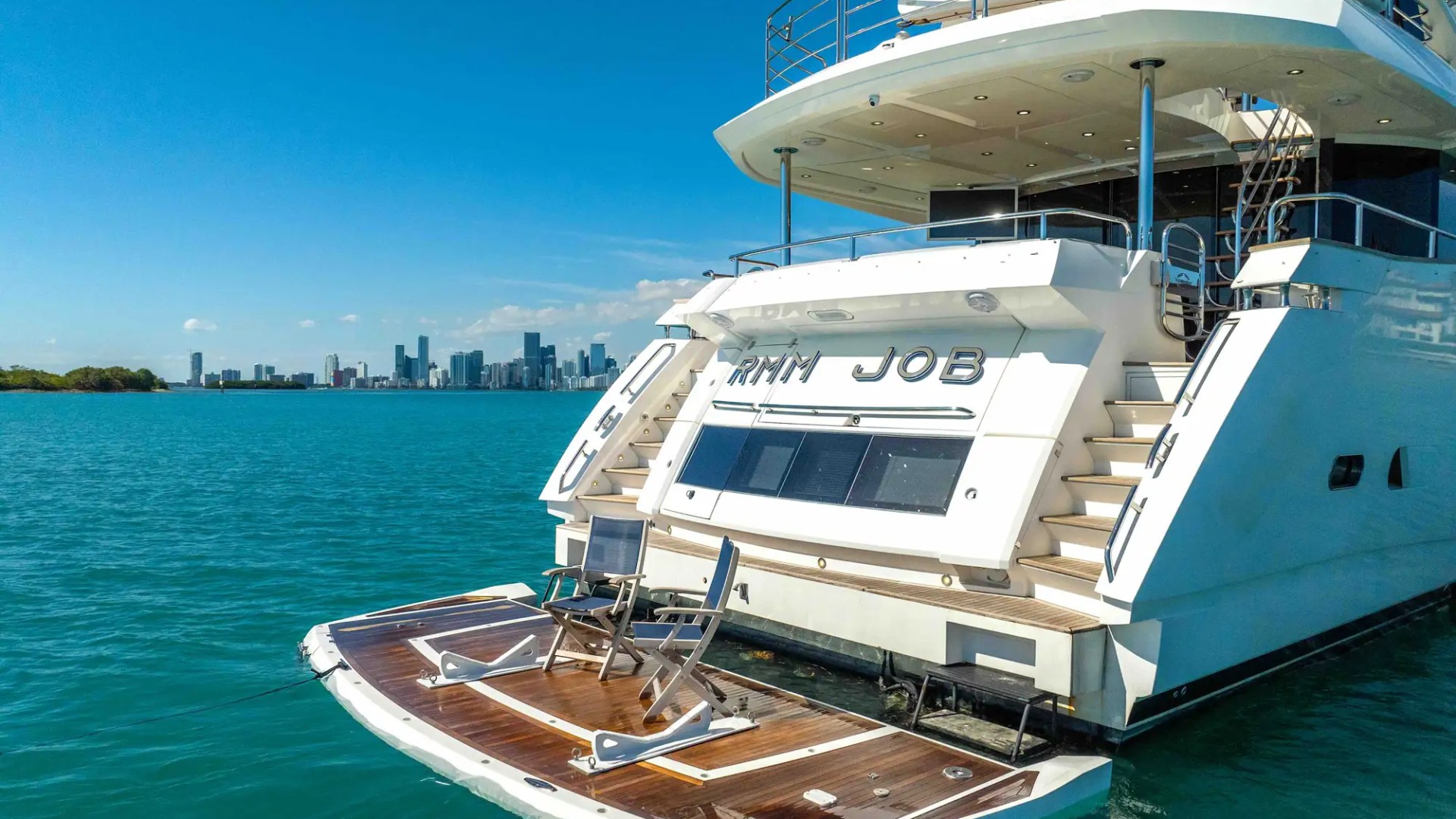 96' Sunseeker - Yacht Rental in Miami Beach, Florida