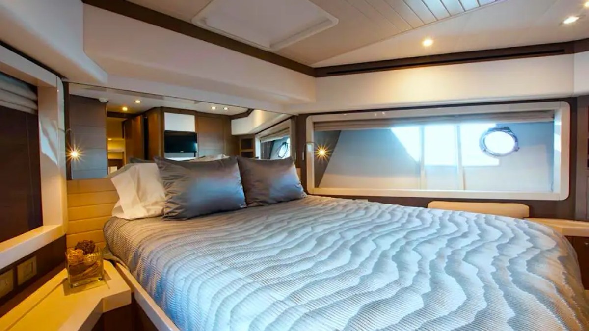 88' Ferretti - Yacht Rental in Fort Lauderdale, Florida