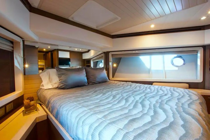 88' Ferretti - Yacht Rental in Fort Lauderdale, Florida