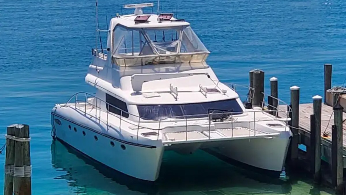 Side-deck walkway view on 52′ Africat Miami