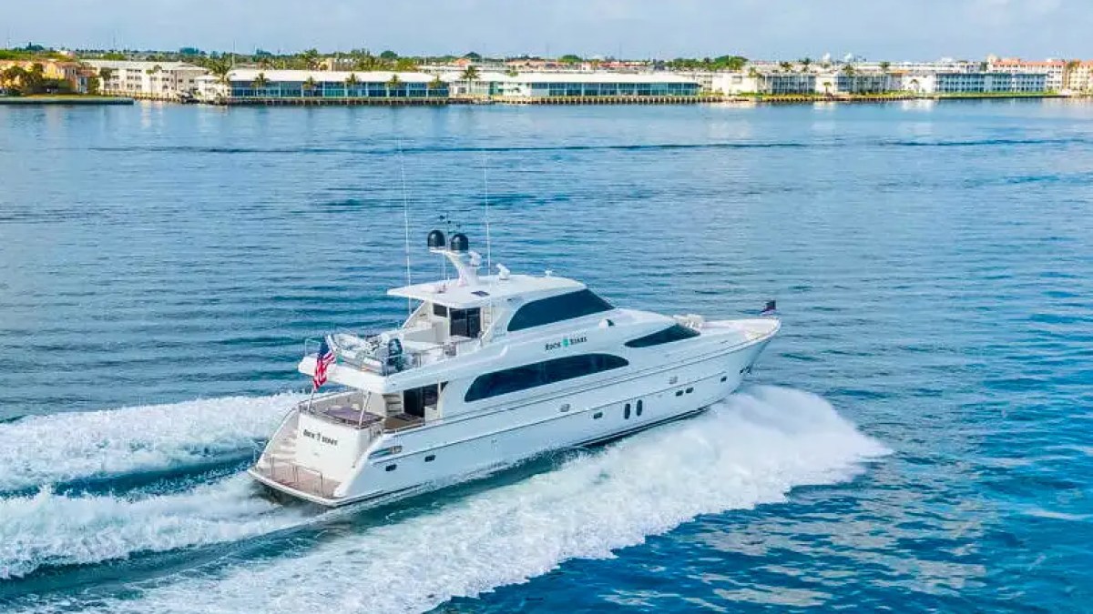 85' Horizon - Yacht Rental in Palm Beach, Florida