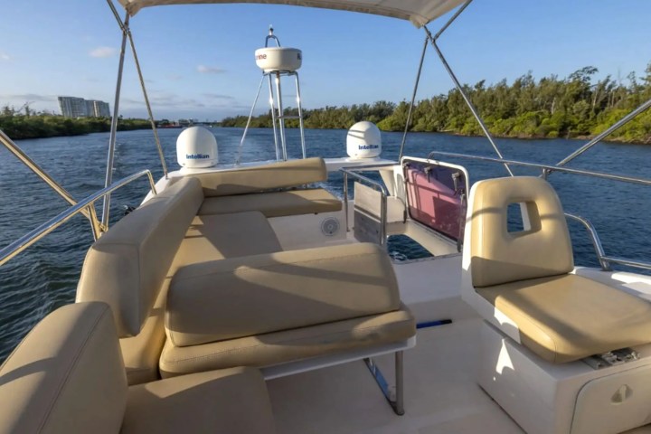 40' Azimut - Boat Rental in Tampa, Florida
