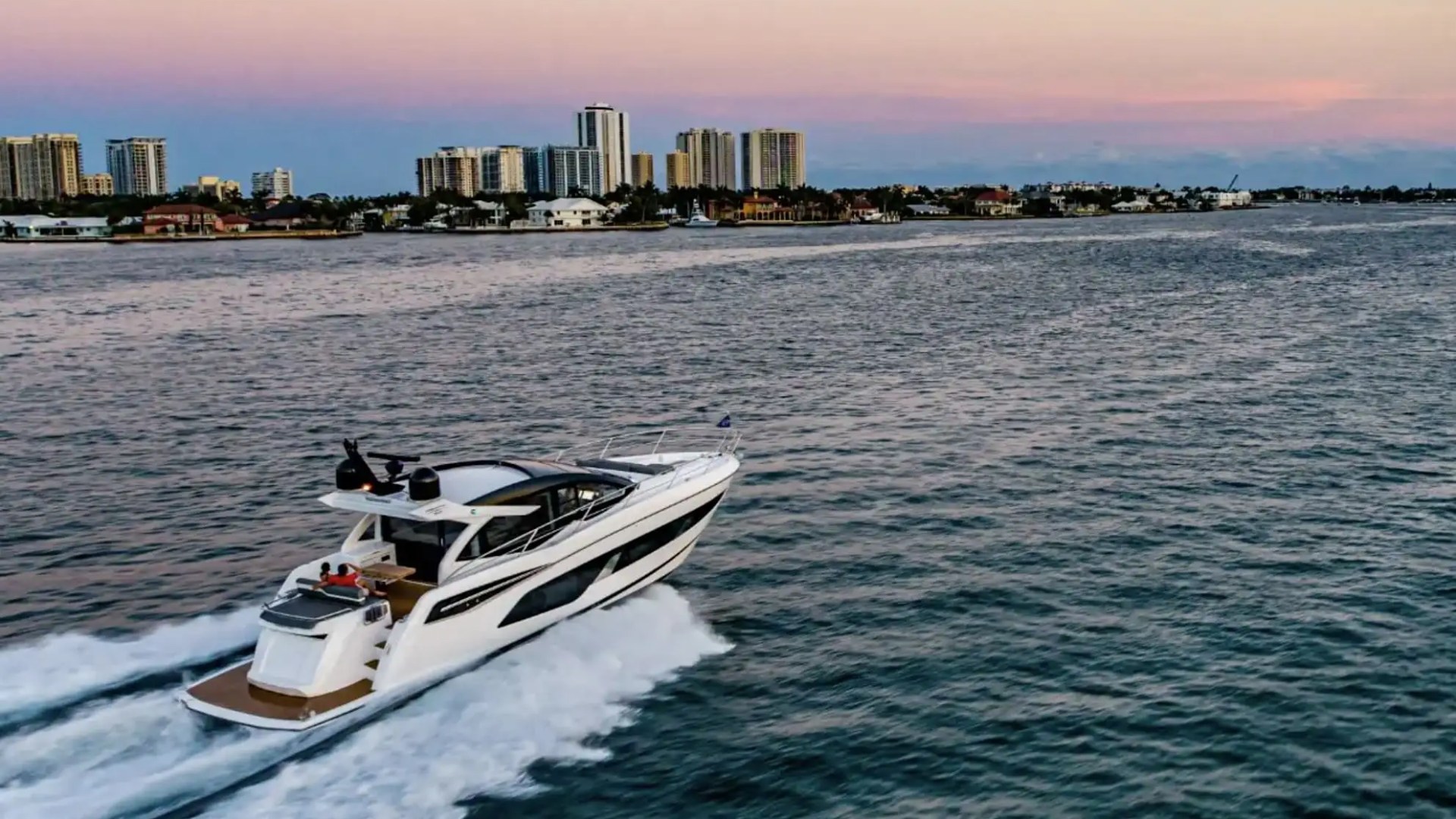 55' Predator - Yacht Rental in Dania Beach, Florida
