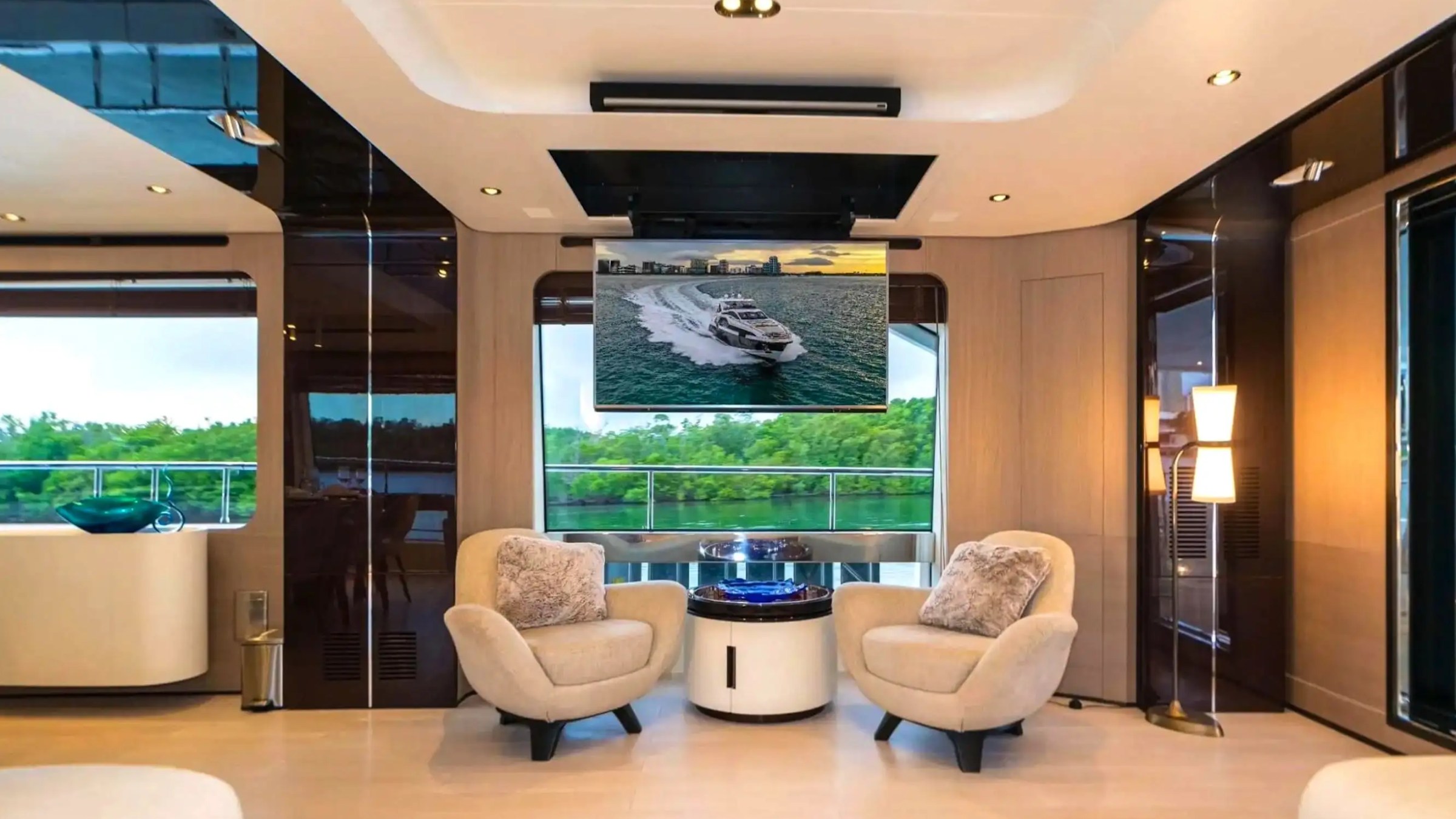 88′ Azimut side profile Nassau