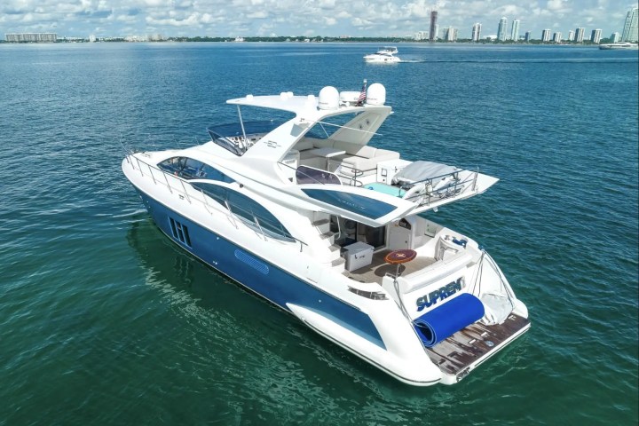 62' Azimut - Yacht Rental in Miami Beach, Florida