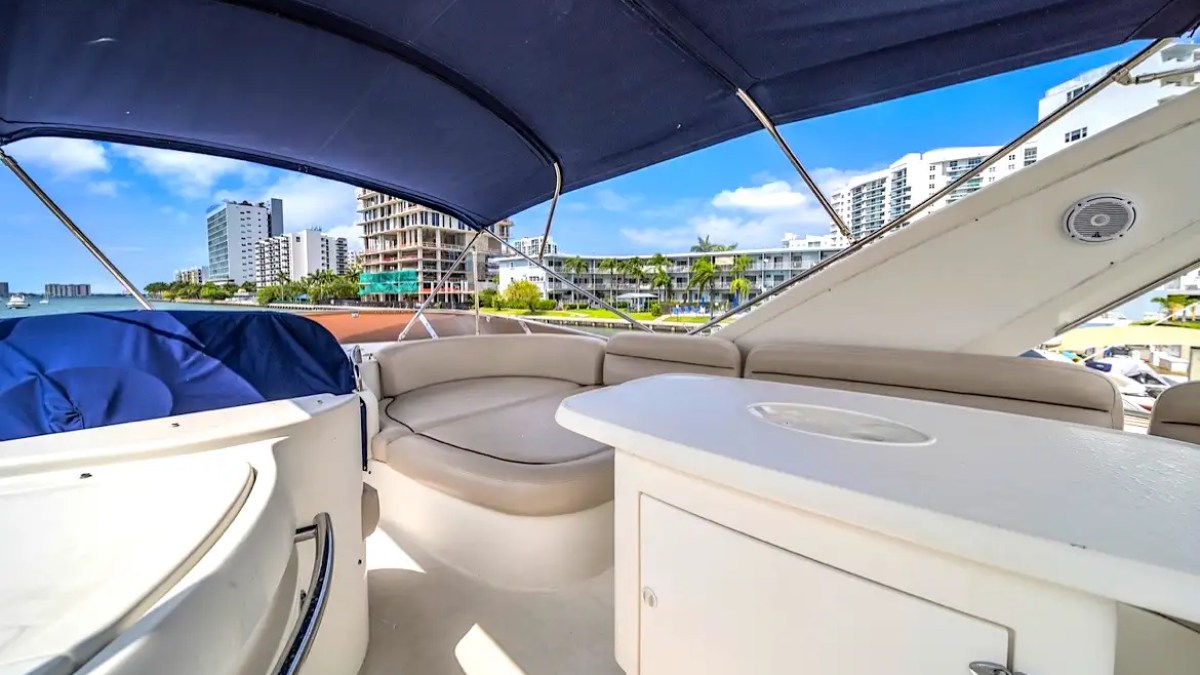 Flybridge lounge seating on 70′ Azimut Miami