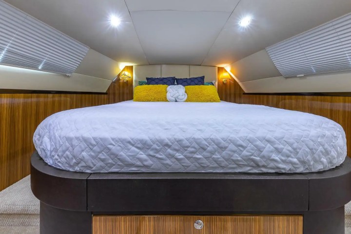 65' Axcell - Yacht Rental in Palm Beach Gardens, Florida