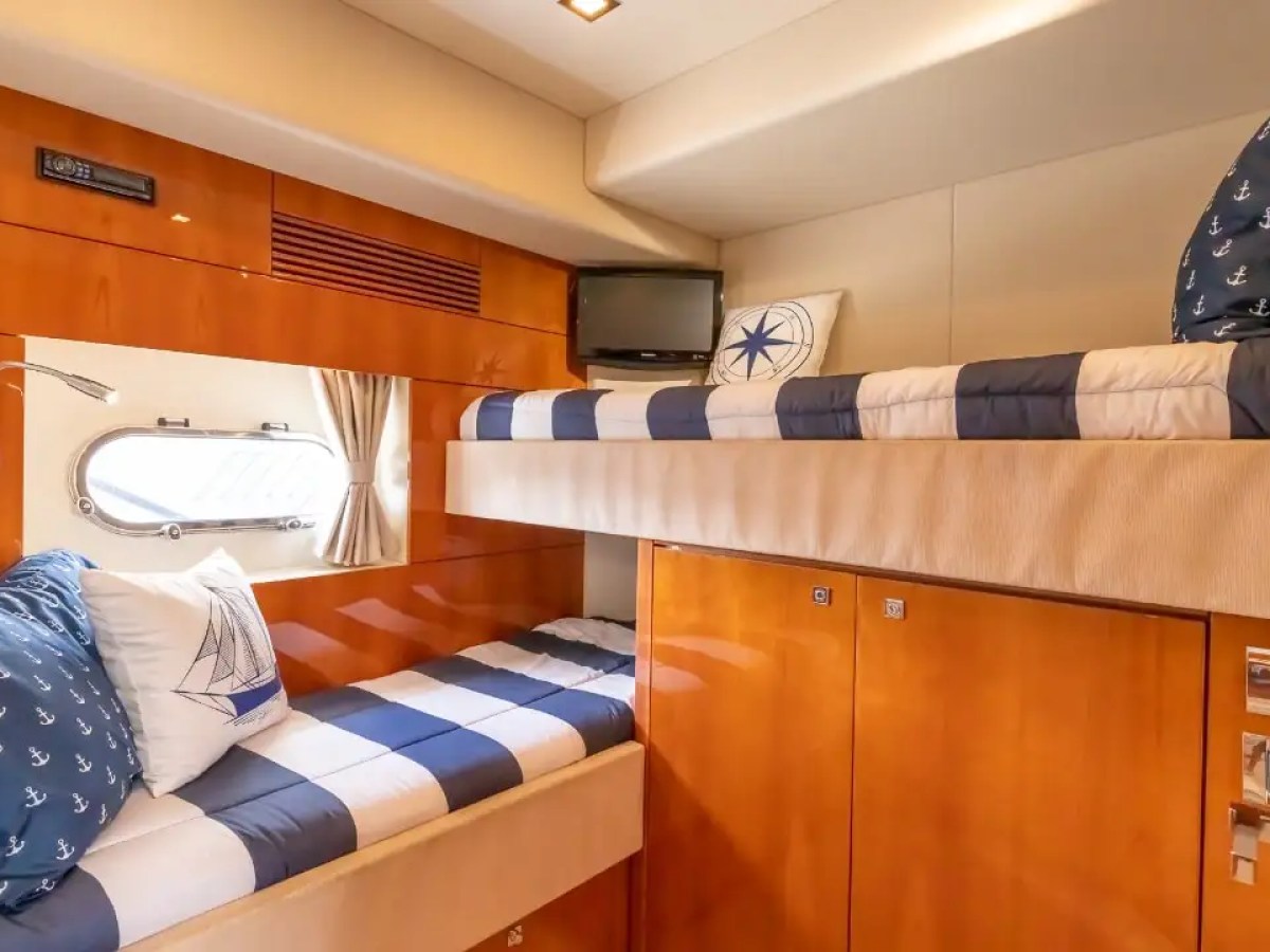 64' SunSeeker - Yacht Rental in Jupiter, Florida