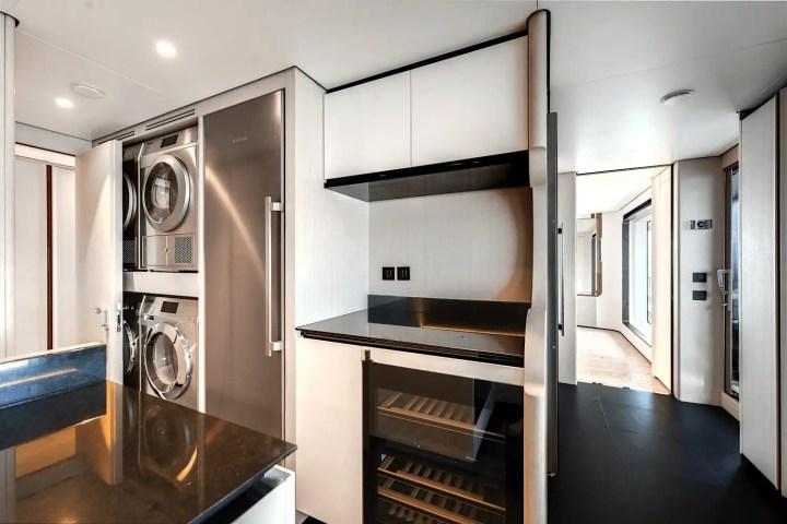 118' Azimut - Yacht Rental in Miami, Florida