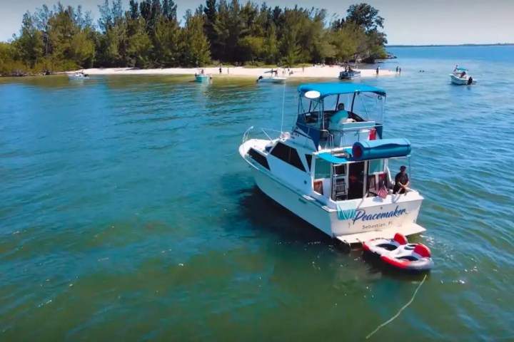 32' Pacemaker - Boat Rental in Sebastian, Florida