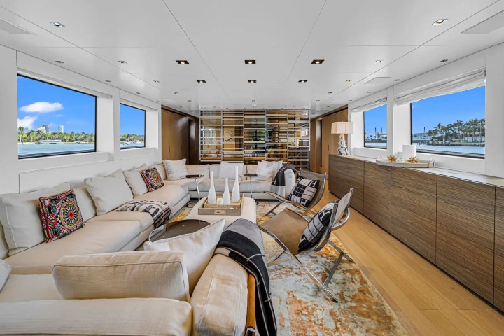 97' San Lorenzo - Yacht Rental in Miami Beach, Florida