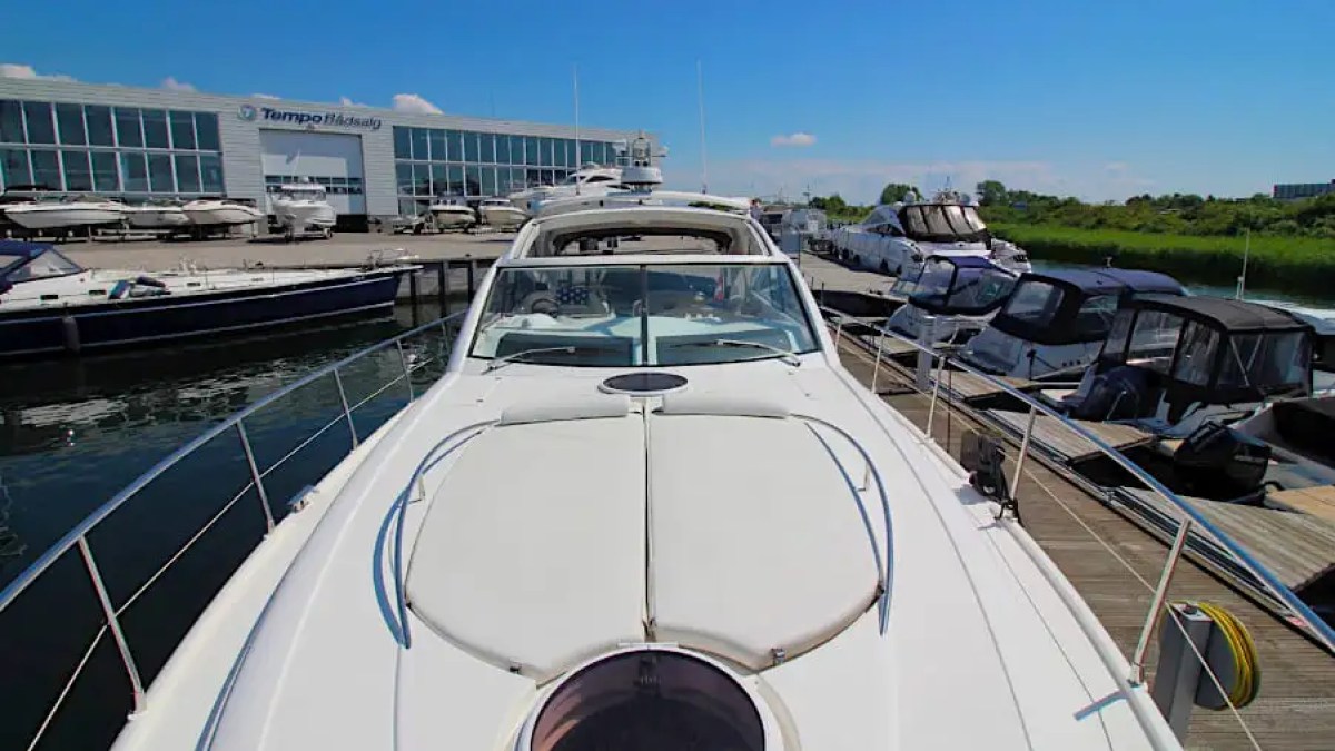 52' Fairline - Yacht Rental in Riviera Beach, Florida