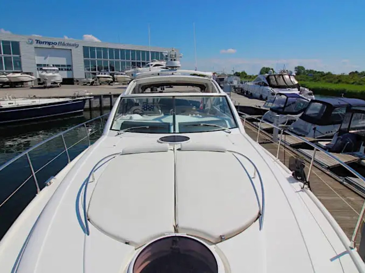 52' Fairline - Yacht Rental in Riviera Beach, Florida