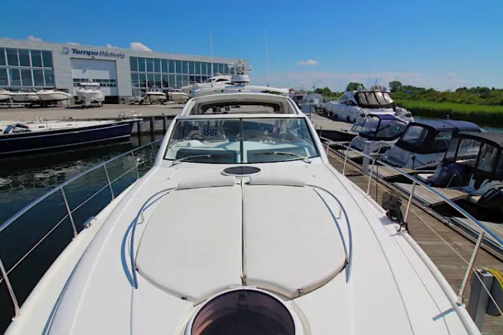 52' Fairline - Yacht Rental in Riviera Beach, Florida