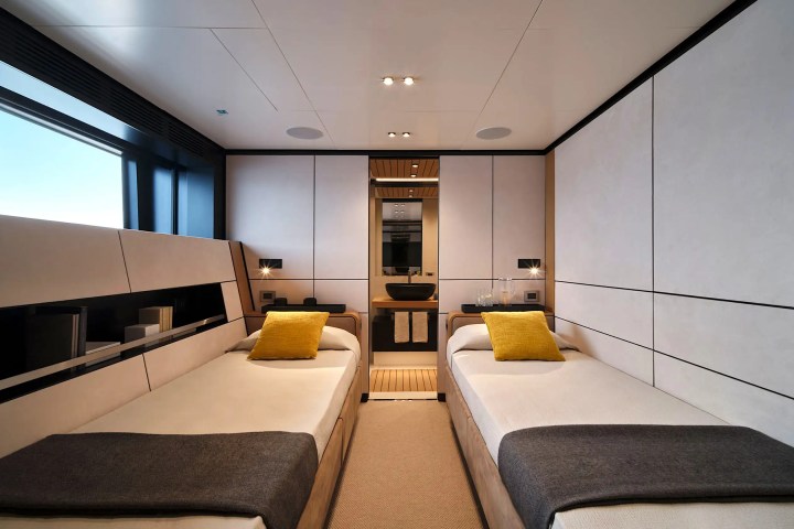 85′ Wally evening deck ambiance Miami – image 15