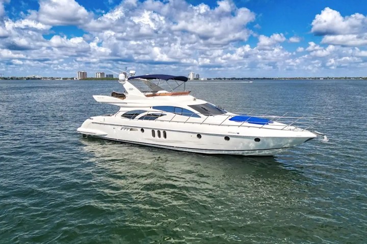 70′ Azimut action shot Miami – image 14