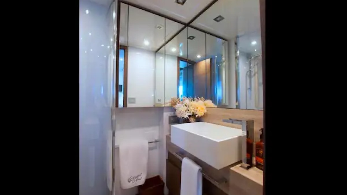 88' Ferretti - Yacht Rental in Fort Lauderdale, Florida