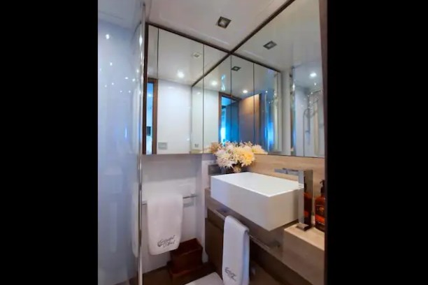 88' Ferretti - Yacht Rental in Fort Lauderdale, Florida