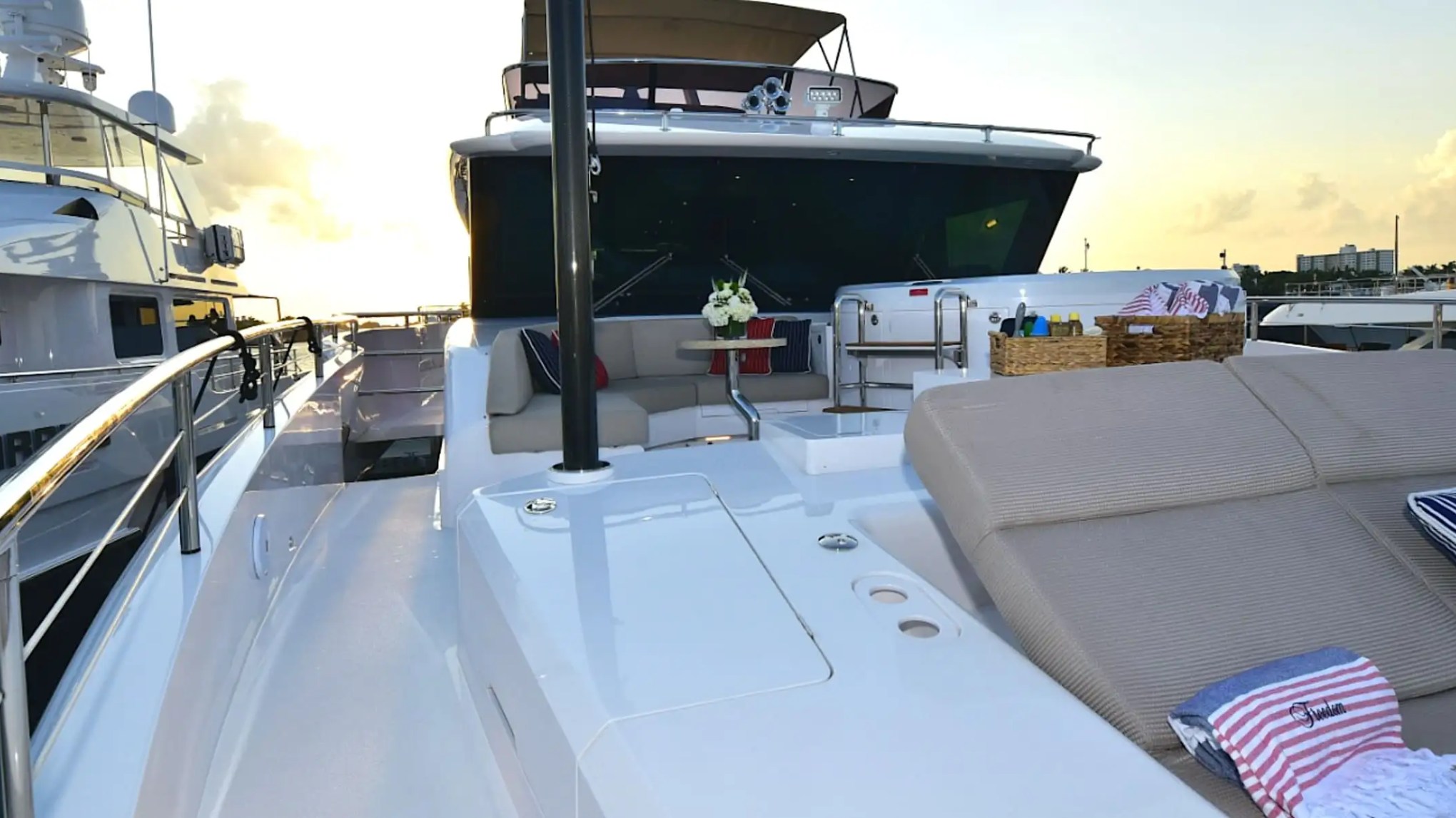110' Horizon - Yacht Rental in Fort Lauderdale, Florida