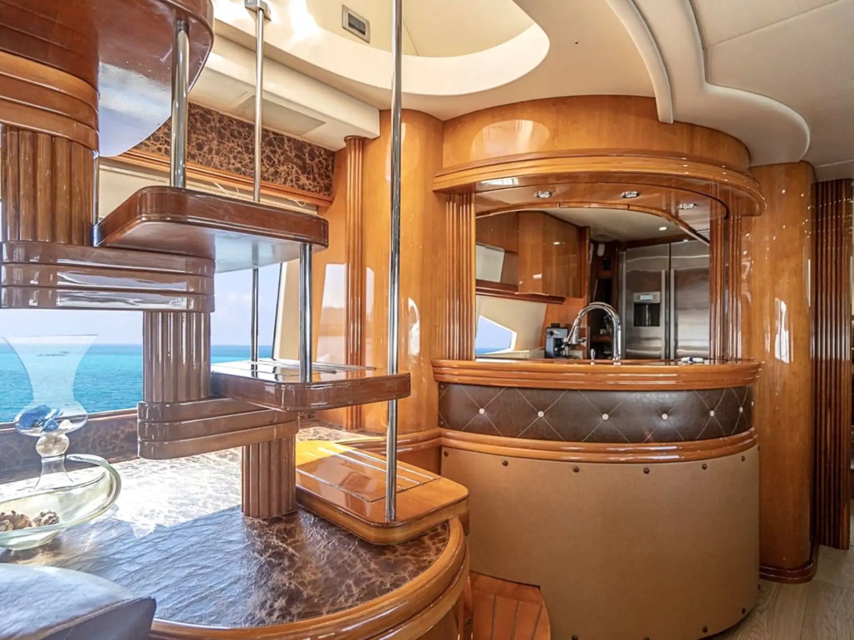 85′ Azimut sunset cruise Miami – image 08