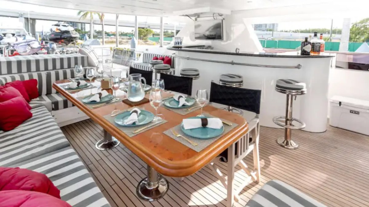 Flybridge shaded area on 103′ Johnson Key Biscayne