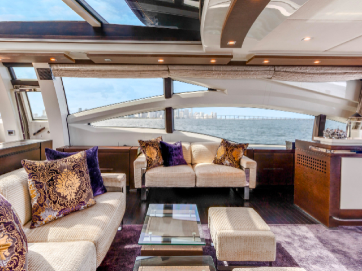 103' Azimut - Yacht Rental in Miami, Florida