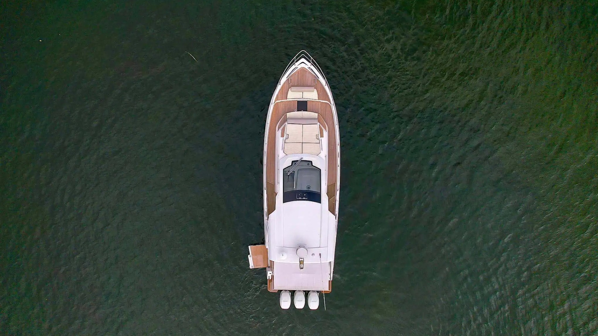 Drone overhead of 42′ Azimut anchored off sandbar