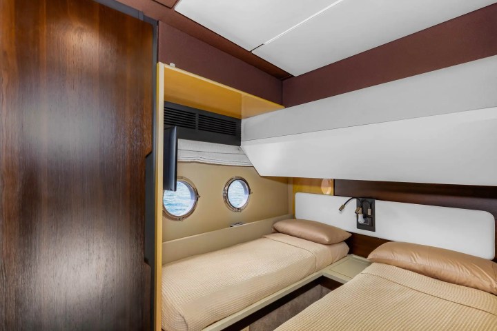 68′ Azimut bow seating area Aventura