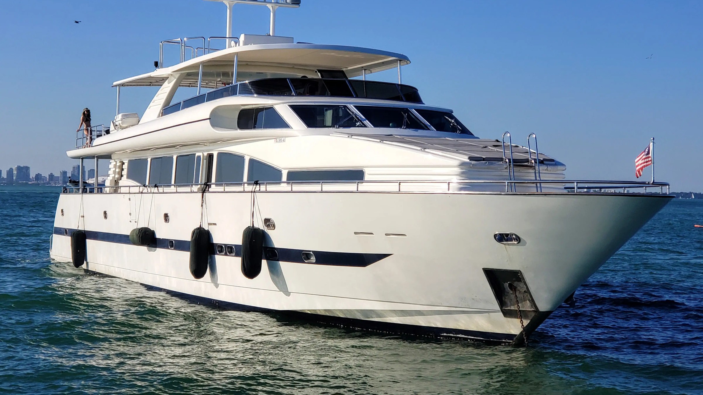 110' Horizon - Yacht Rental in Miami Beach, Florida