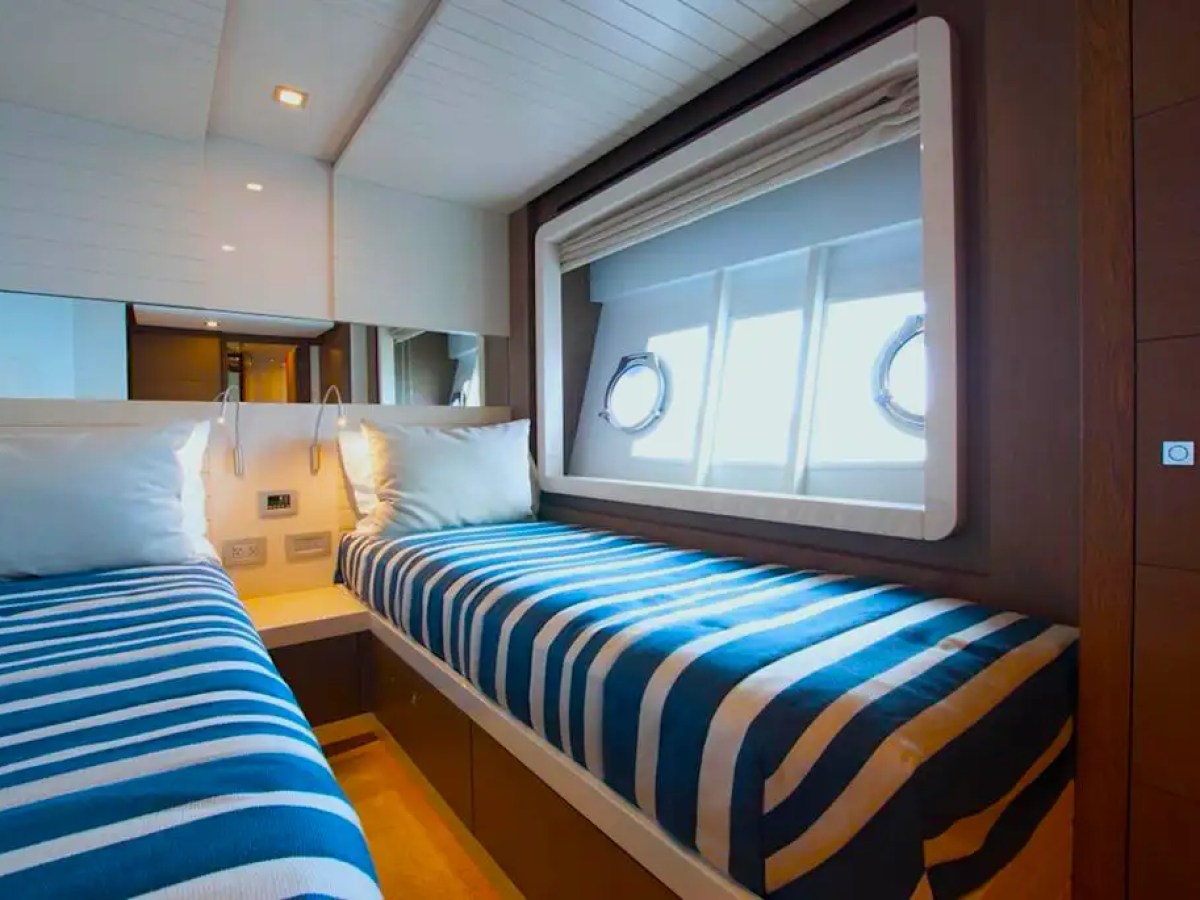 88' Ferretti - Yacht Rental in Fort Lauderdale, Florida