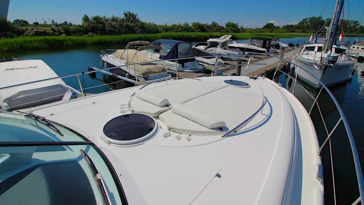 52' Fairline - Yacht Rental in Riviera Beach, Florida