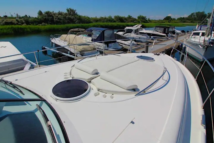 52' Fairline - Yacht Rental in Riviera Beach, Florida