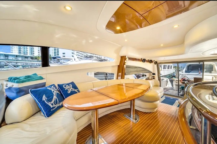 70′ Azimut evening deck ambiance Miami – image 15