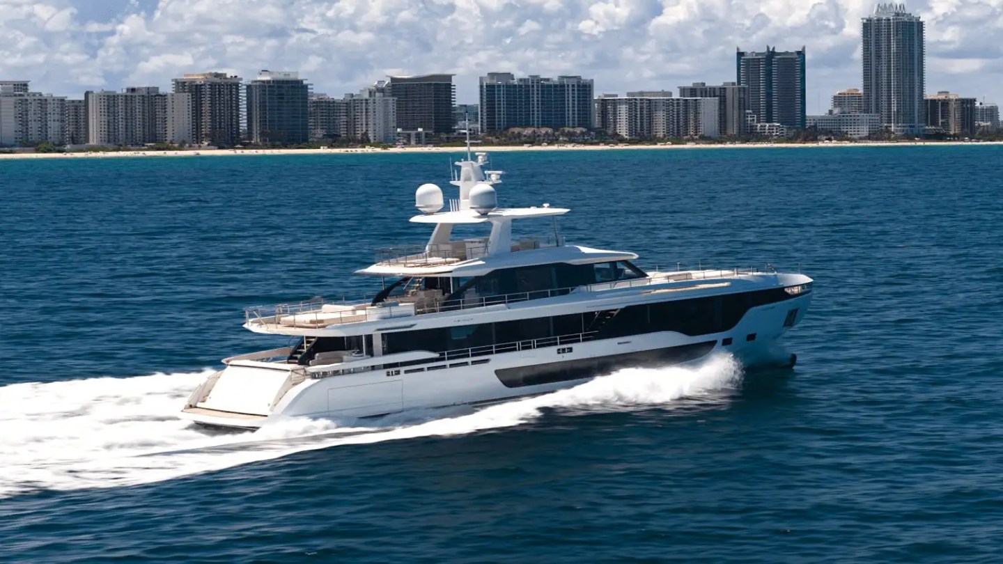 Drone aerial orbit of 118′ Azimut Miami