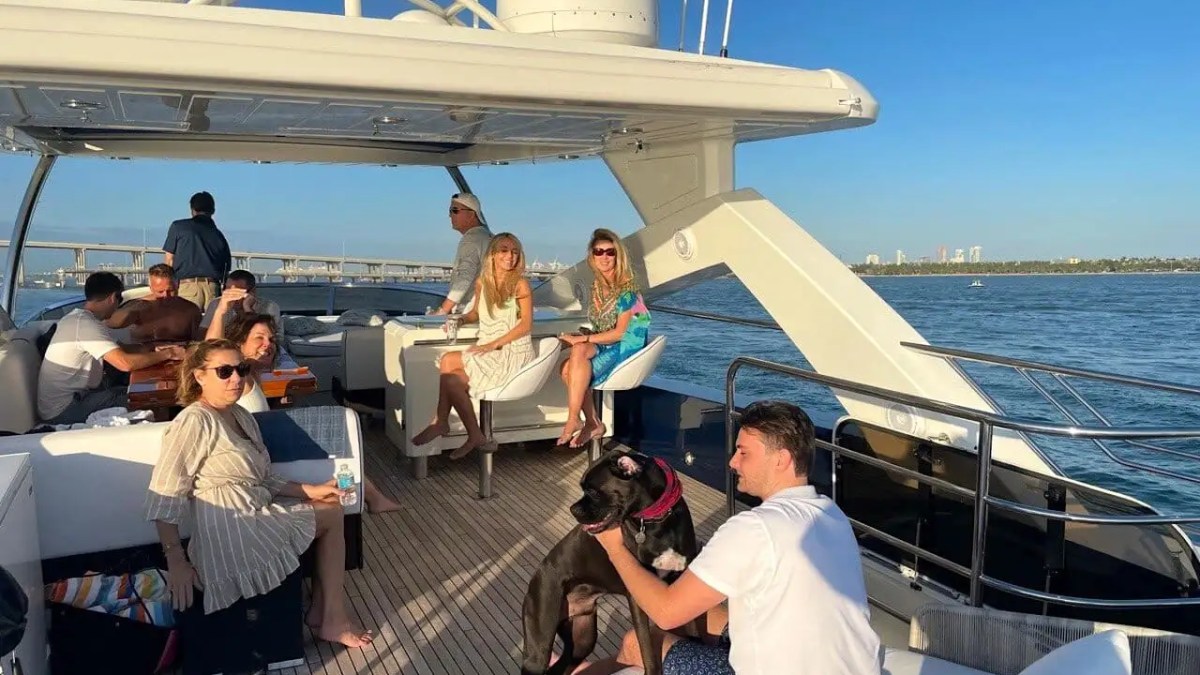 90' SunSeeker - Yacht Rental in Miami Beach, Florida