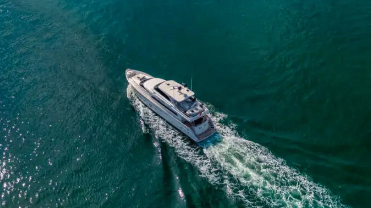 85' Horizon - Yacht Rental in Palm Beach, Florida