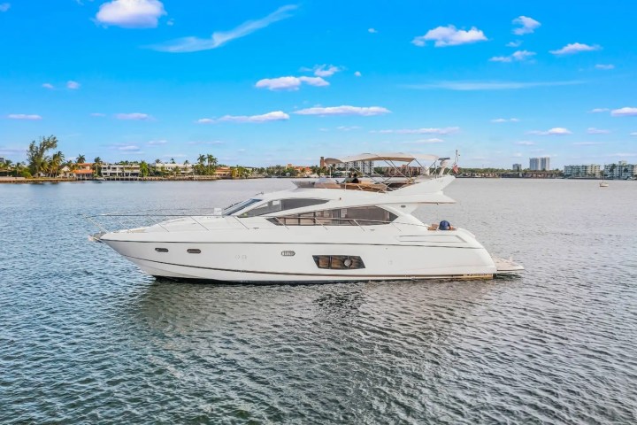70′ Sunseeker shaded lounge area Miami – image 18