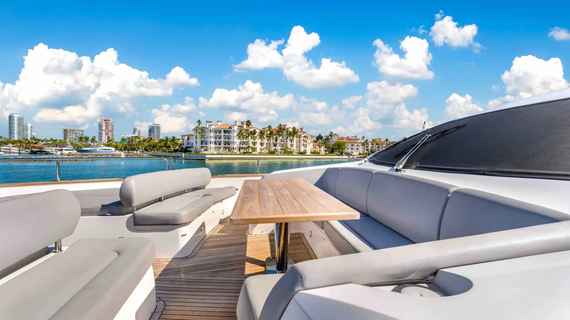 96' Sunseeker - Yacht Rental in Miami Beach, Florida